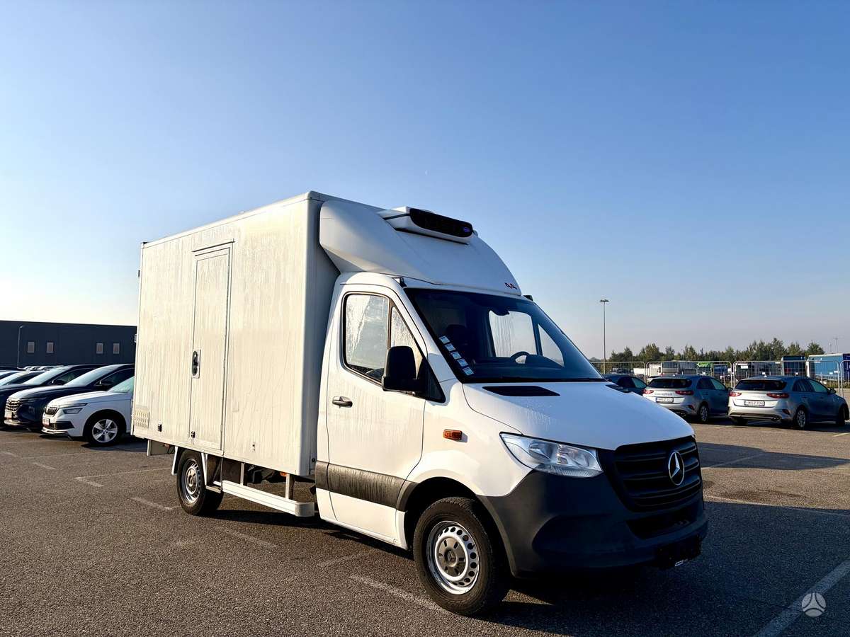 Mercedes-Benz Sprinter, cargo van