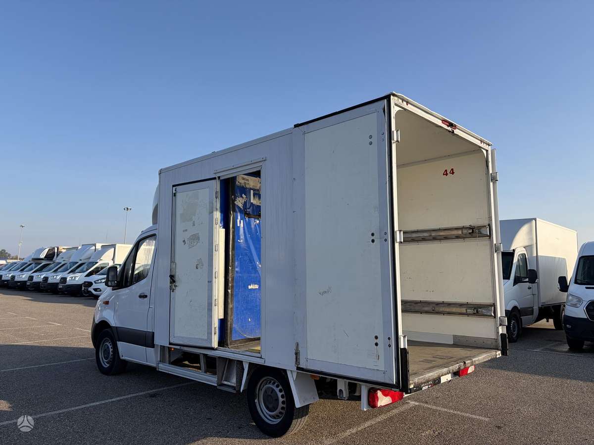 Mercedes-Benz Sprinter, cargo van