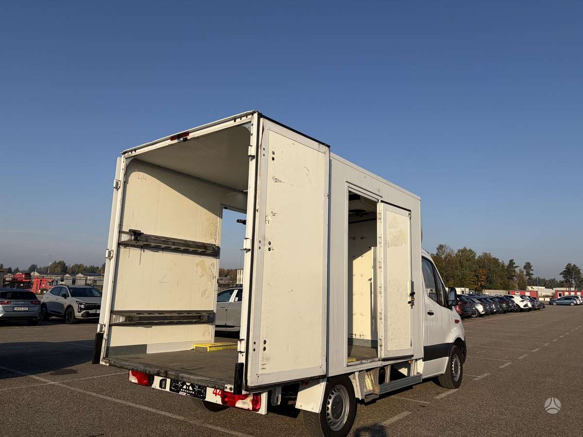 Mercedes-Benz Sprinter, cargo van