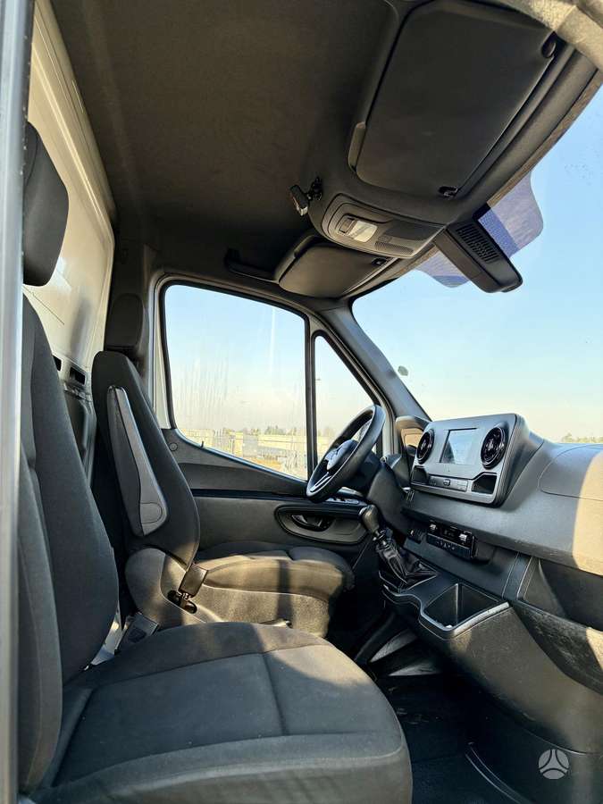 Mercedes-Benz Sprinter, cargo van