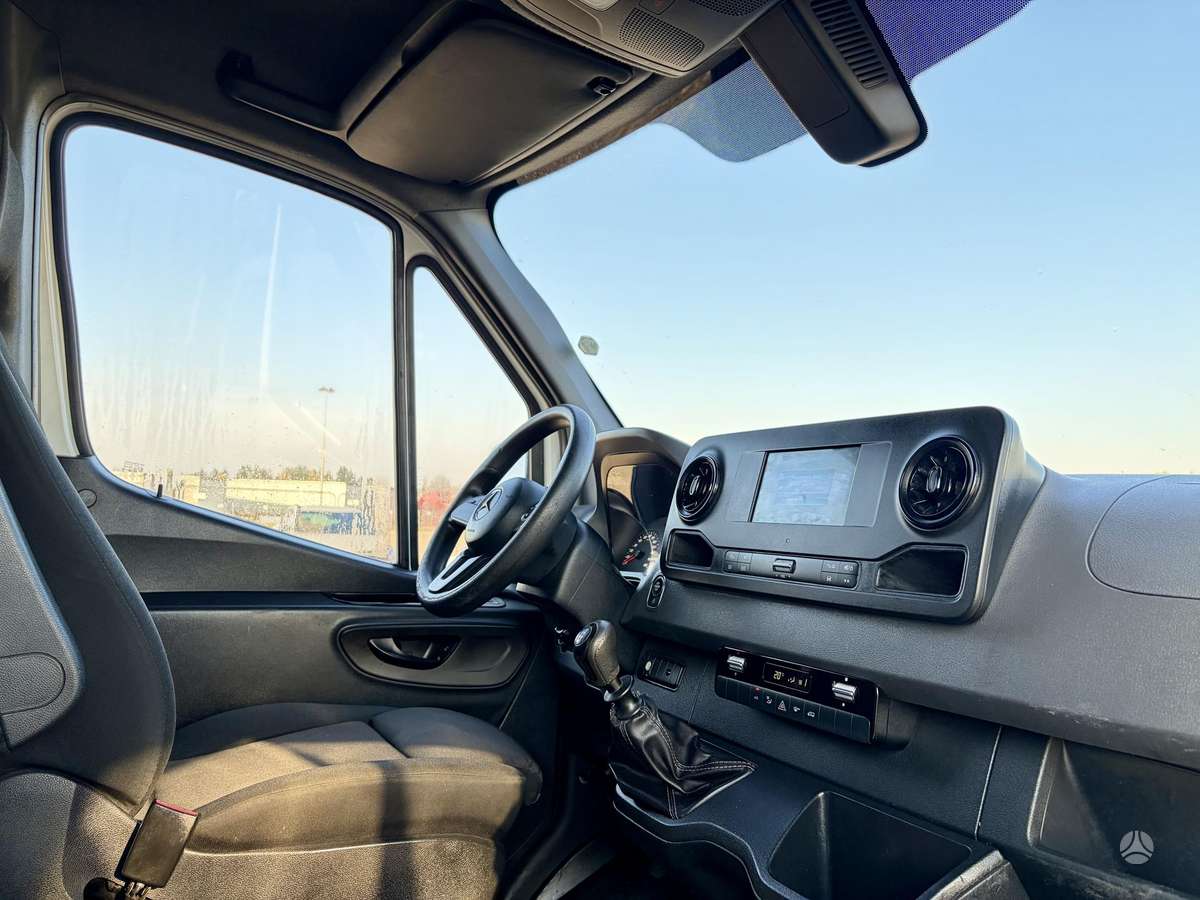 Mercedes-Benz Sprinter, cargo van