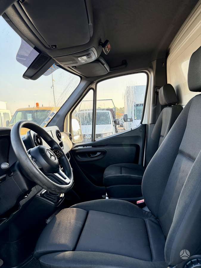 Mercedes-Benz Sprinter, cargo van