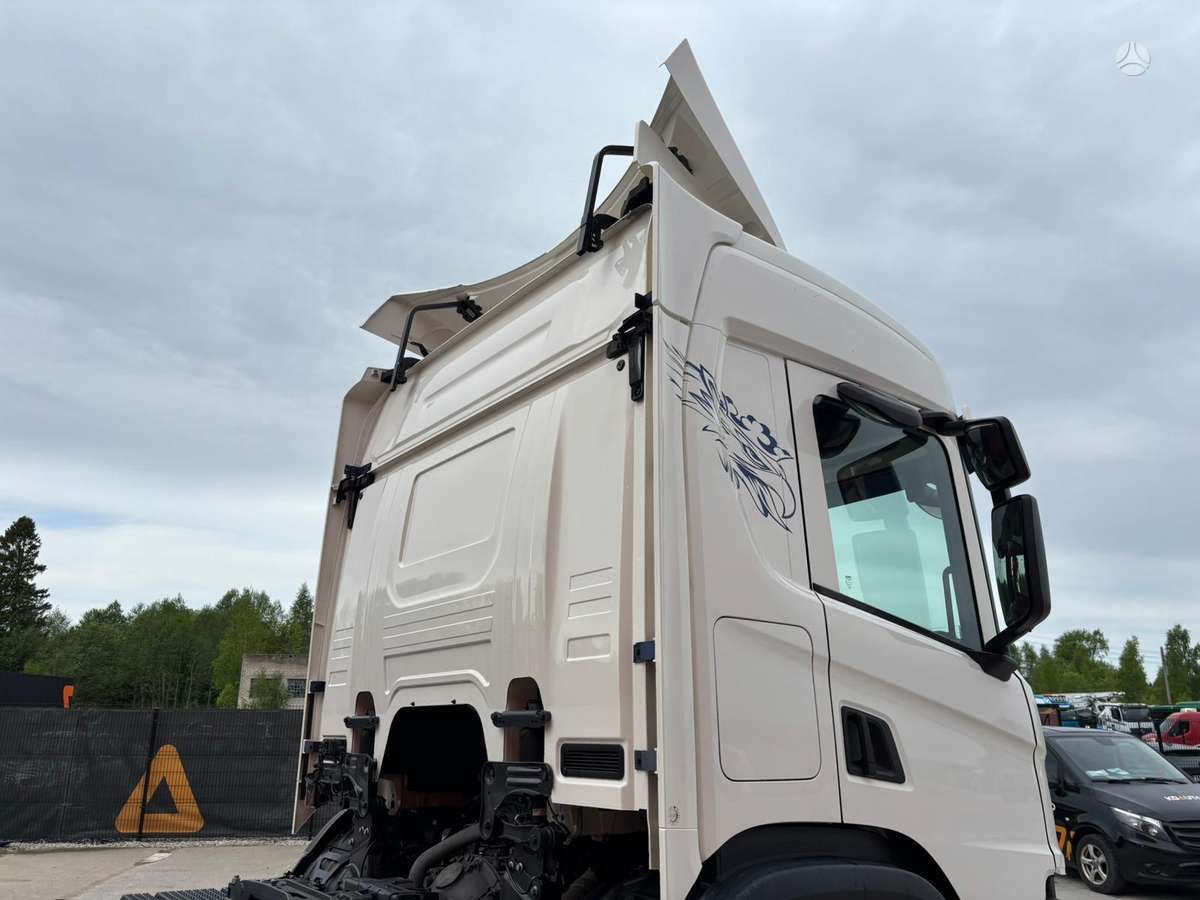 Scania P410 4x4+2, шасси