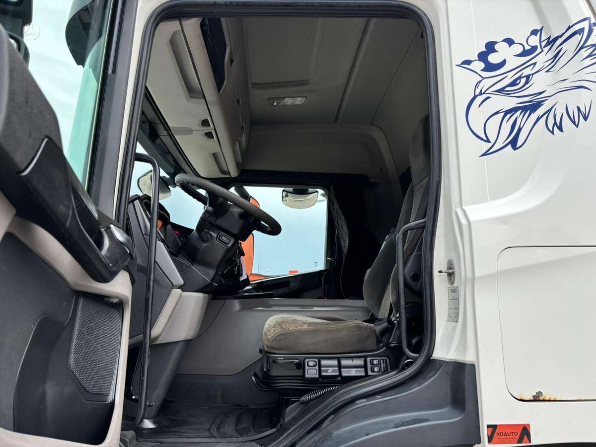 Scania P410 4x4+2, шасси