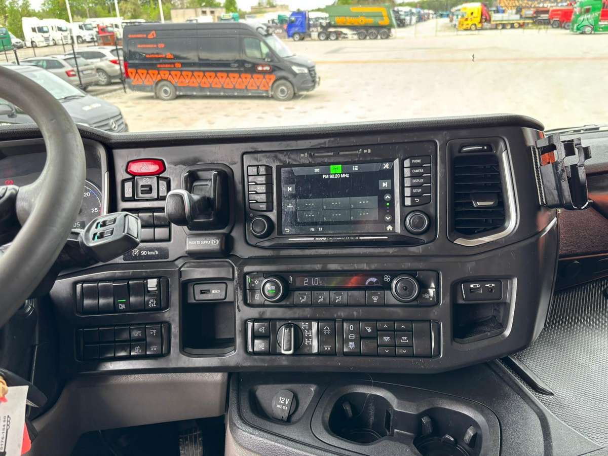 Scania P410 4x4+2, шасси