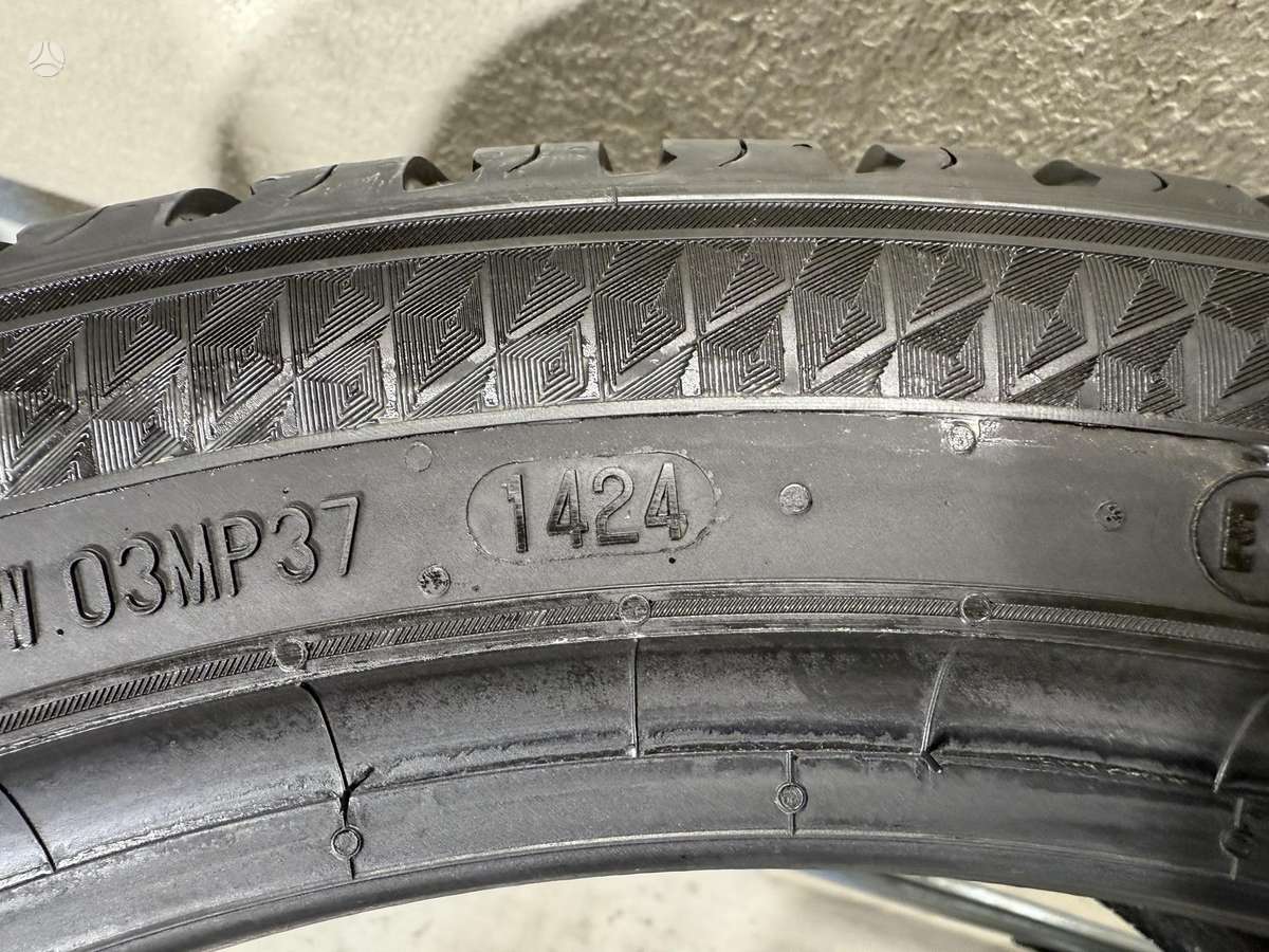 Semperit AllSeasonGrip//2024m, winter 225/45 R18