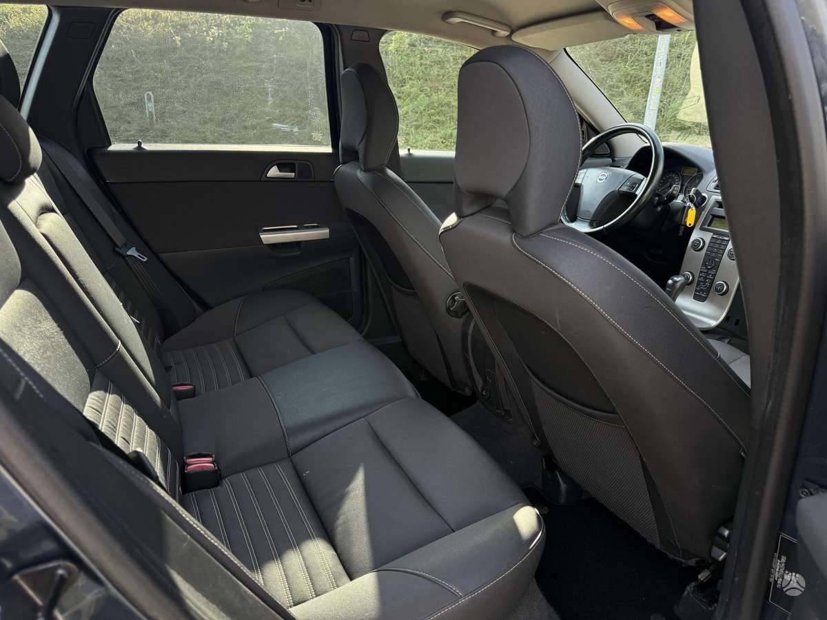 Volvo V50, 2.4 l., wagon