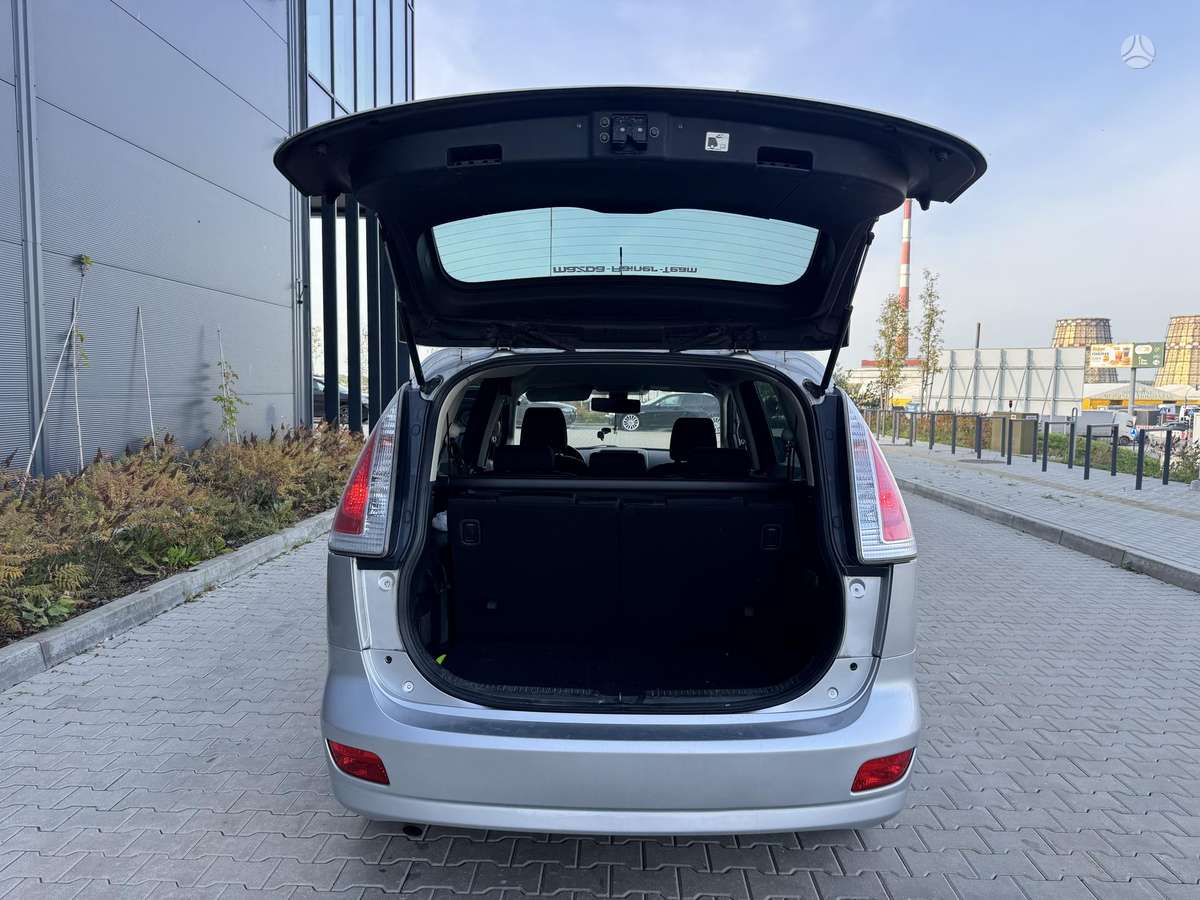 Mazda 5, 2.0 l., Минивэн
