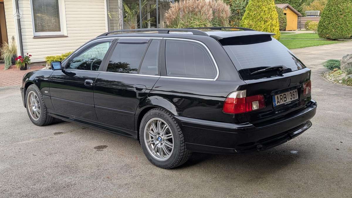 BMW 525, 2.5 l., Универсал