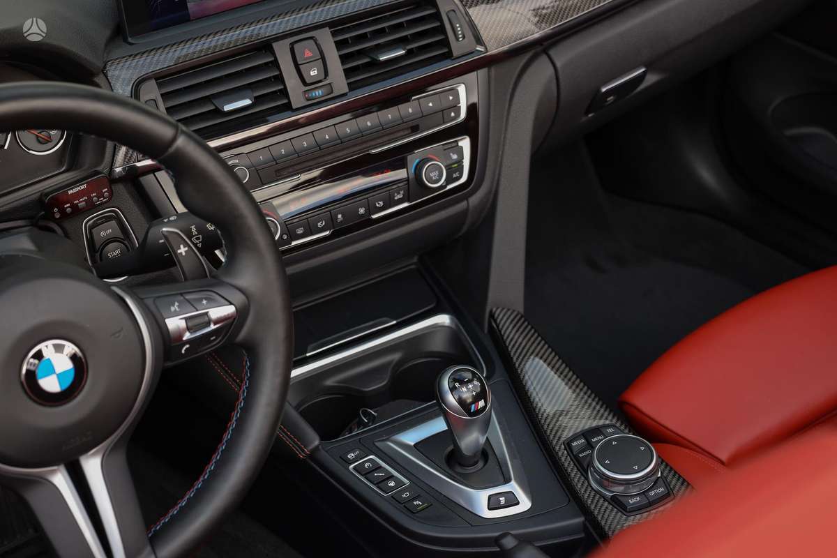 BMW M4, 3.0 l., convertible