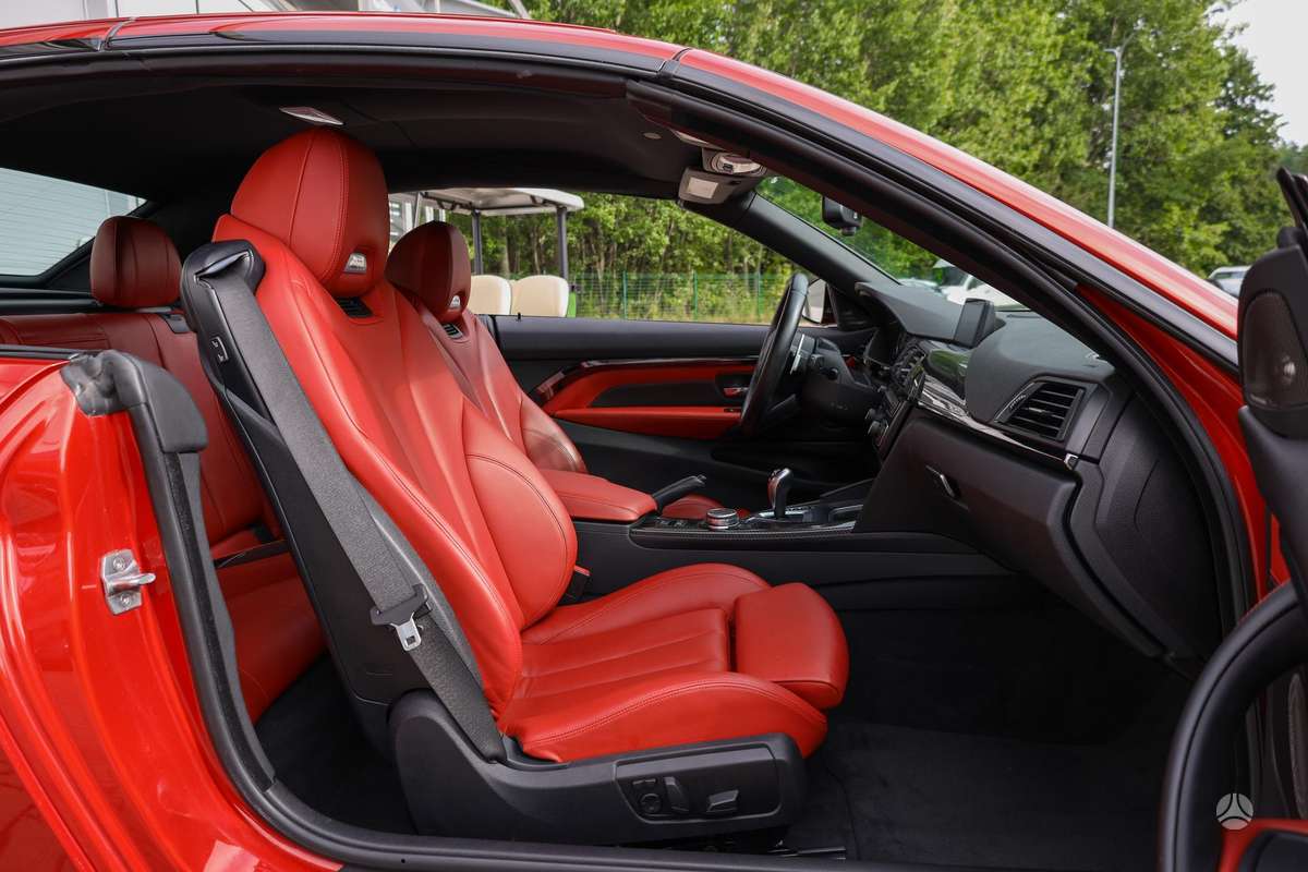 BMW M4, 3.0 l., convertible