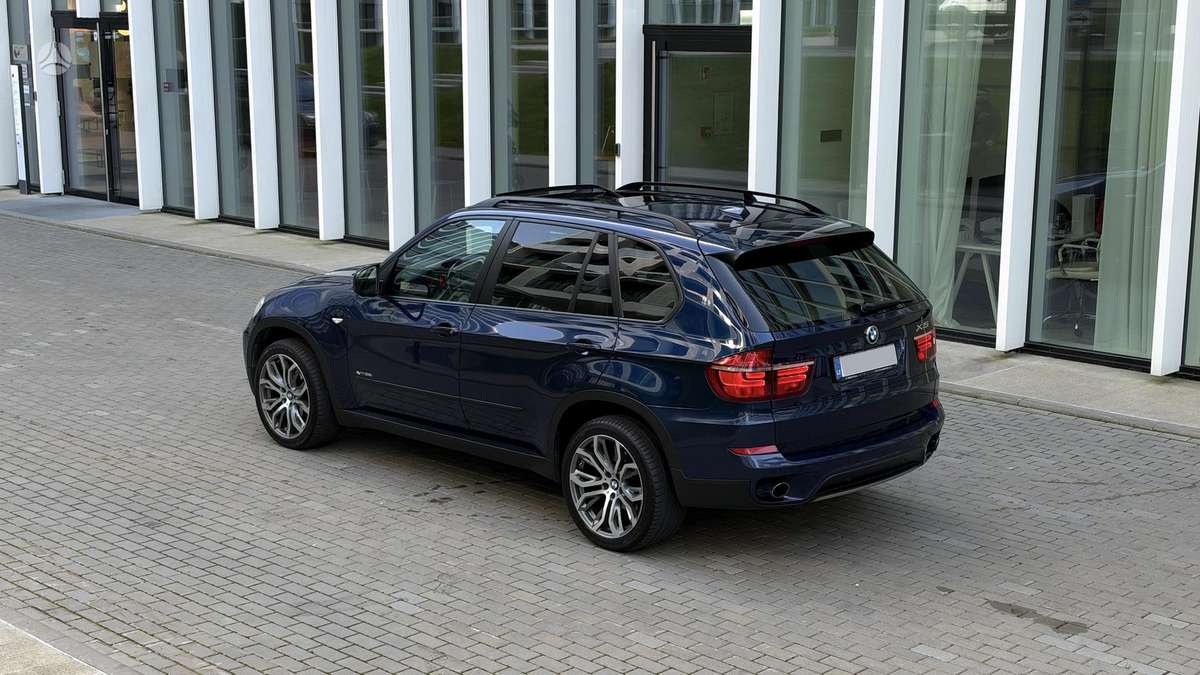 BMW X5, 3.0 l., off-road / crossover