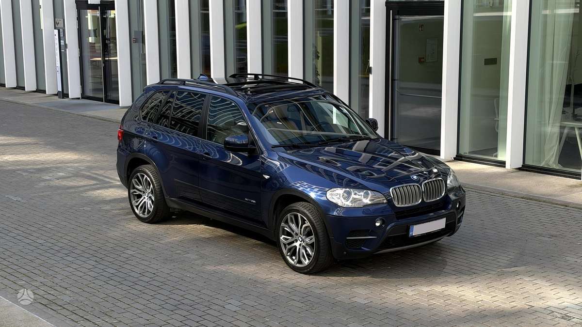 BMW X5, 3.0 l., off-road / crossover