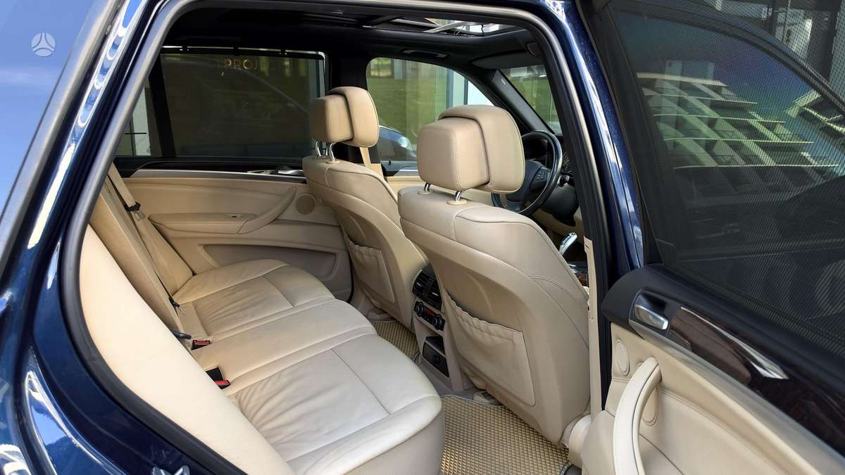 BMW X5, 3.0 l., off-road / crossover