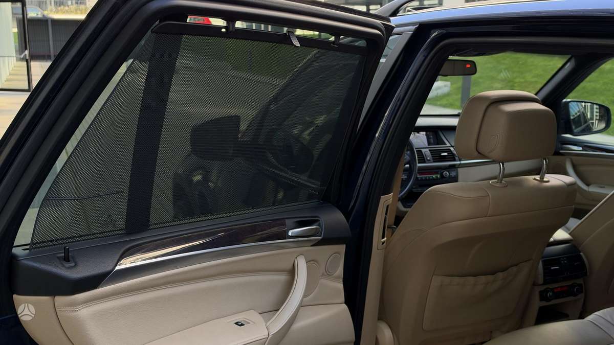 BMW X5, 3.0 l., off-road / crossover