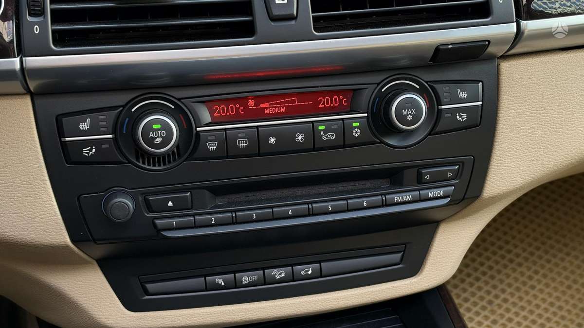 BMW X5, 3.0 l., off-road / crossover