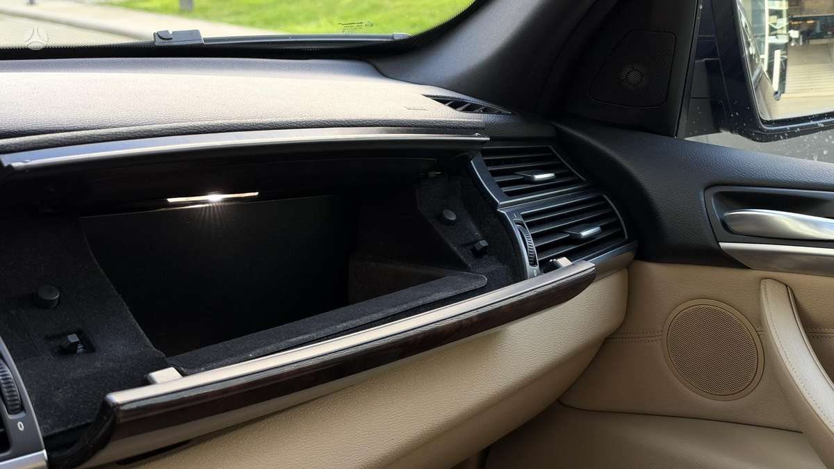 BMW X5, 3.0 l., off-road / crossover