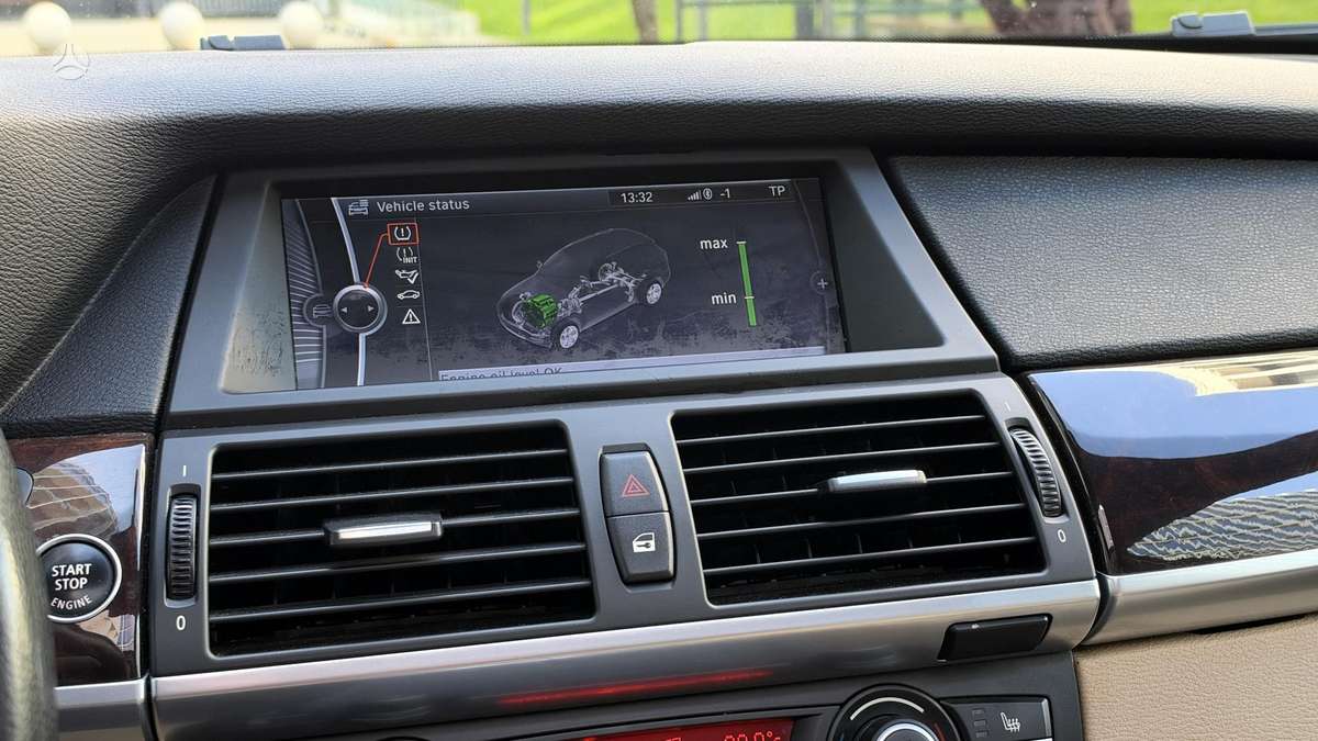 BMW X5, 3.0 l., off-road / crossover
