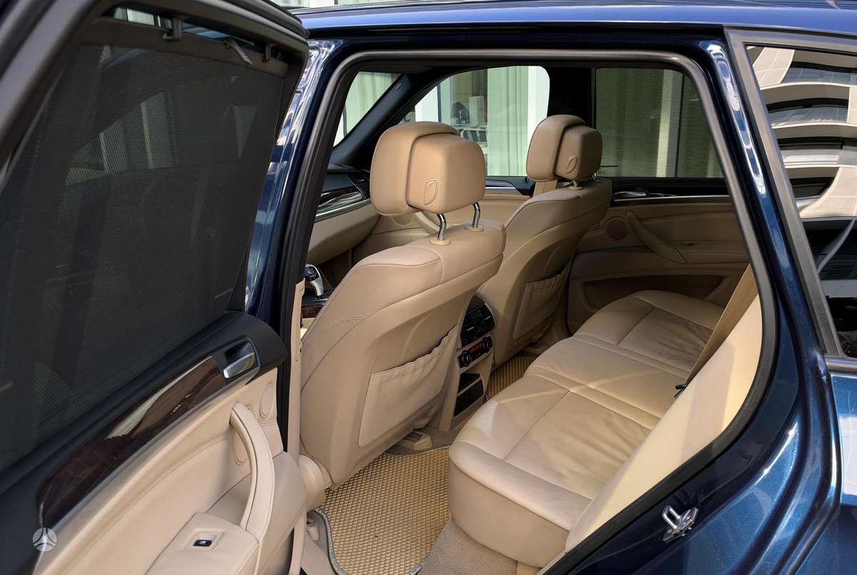 BMW X5, 3.0 l., off-road / crossover