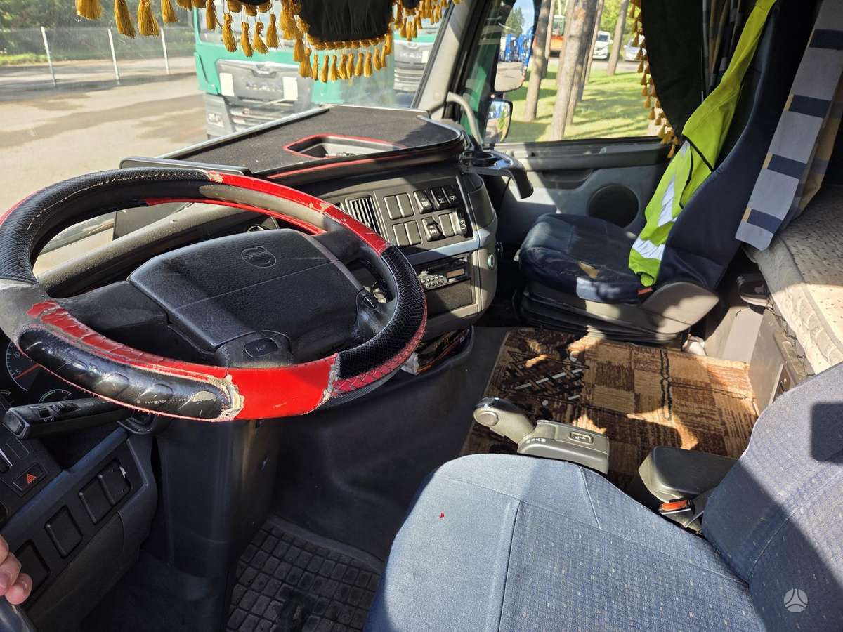 Volvo FH440 Globetrotter  XL, double sleeper