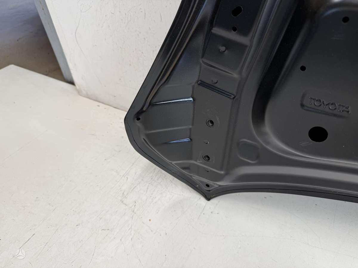 Toyota C-HR hood (front, rear)