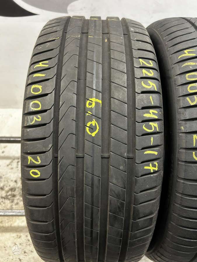 Pirelli P Zero PZ4, summer 225/45 R17