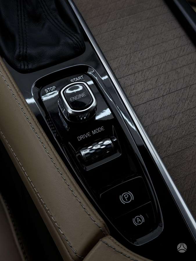 Volvo S90, 2.0 l., Седан