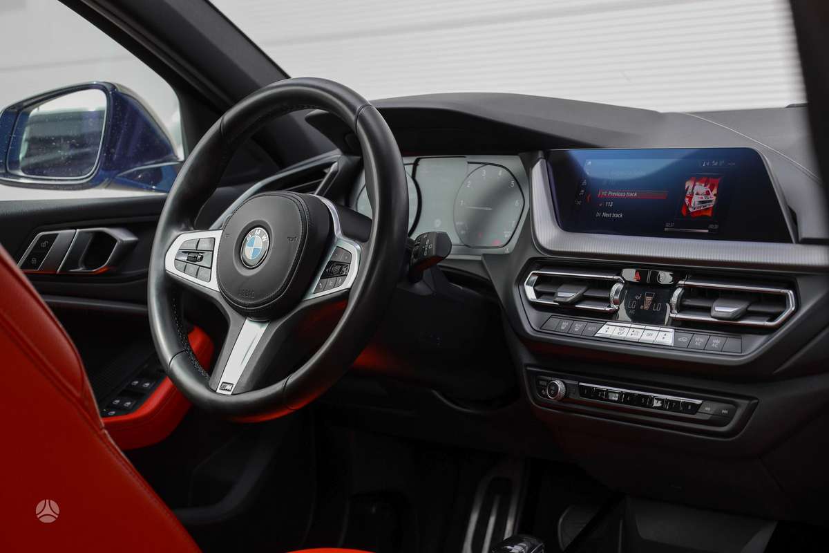 BMW M135, 2.0 l., hatchback