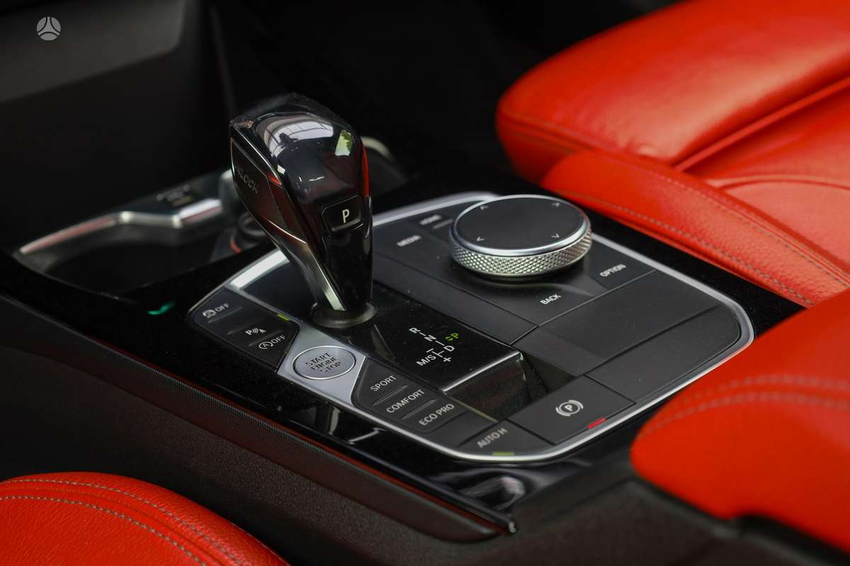 BMW M135, 2.0 l., hatchback