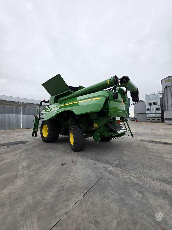 John Deere S670, combine harvesters