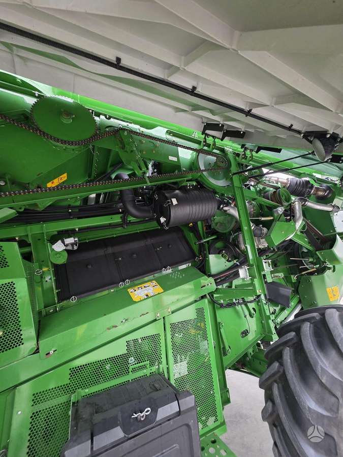 John Deere S670, kombainai