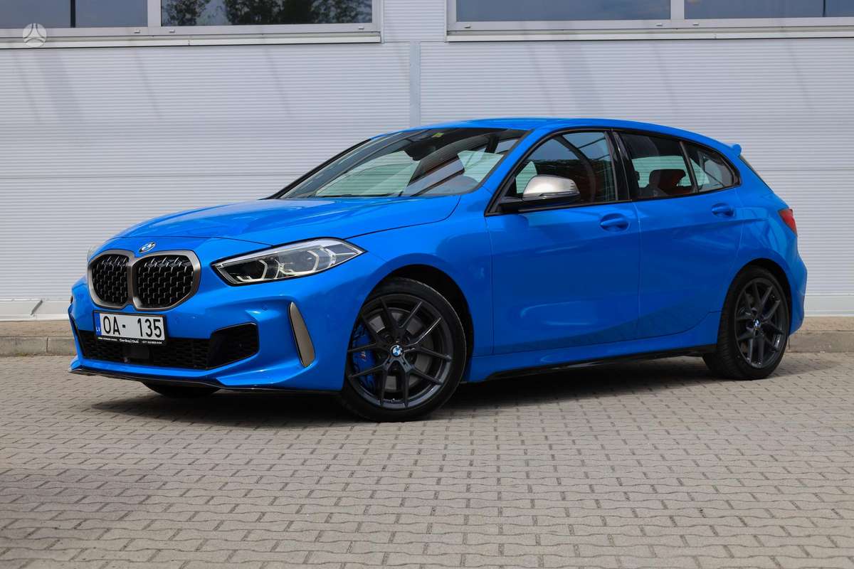 BMW M135, 2.0 l., hatchback