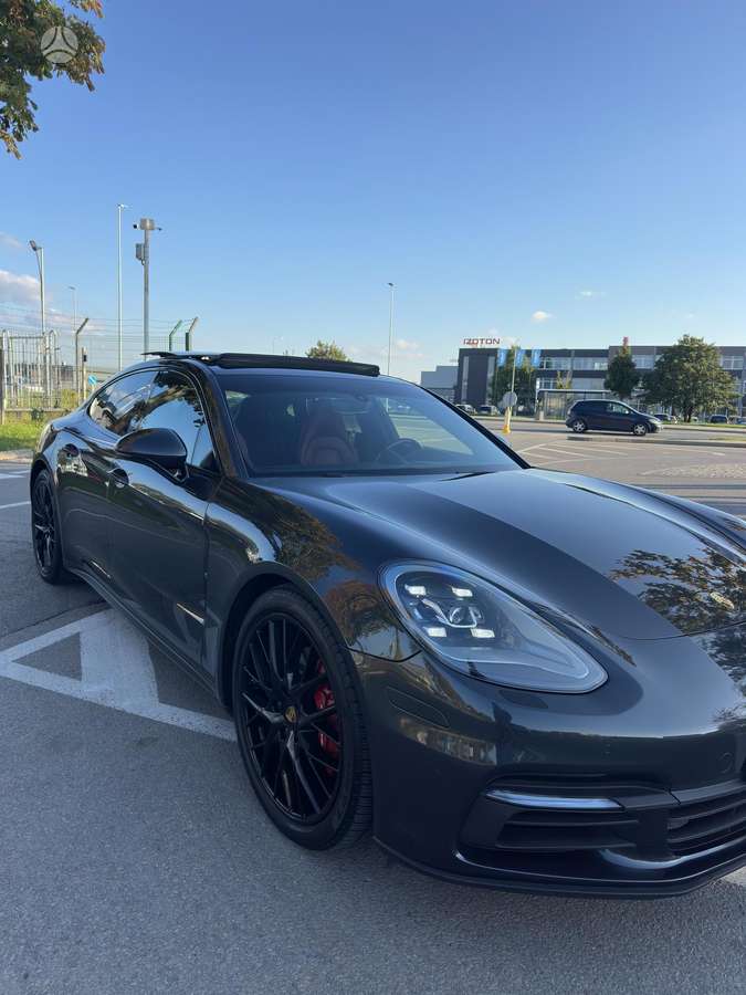 Porsche Panamera, 3.0 l., hatchback