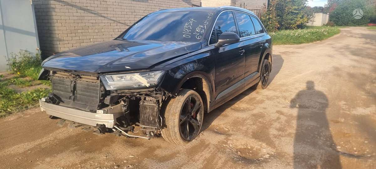 Audi Q7, 3.0 l., off-road / crossover