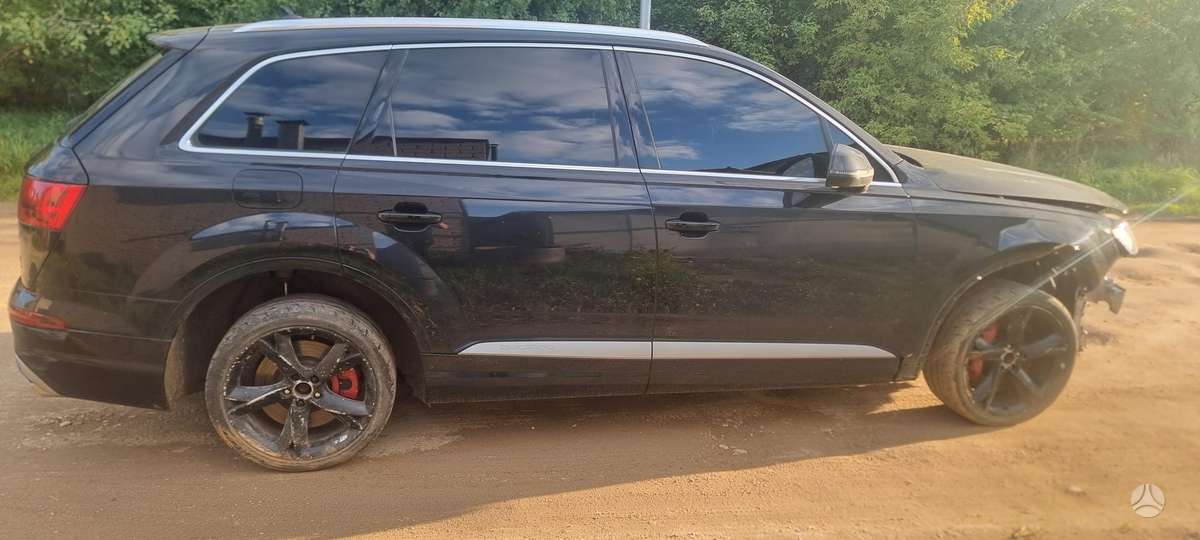 Audi Q7, 3.0 l., off-road / crossover