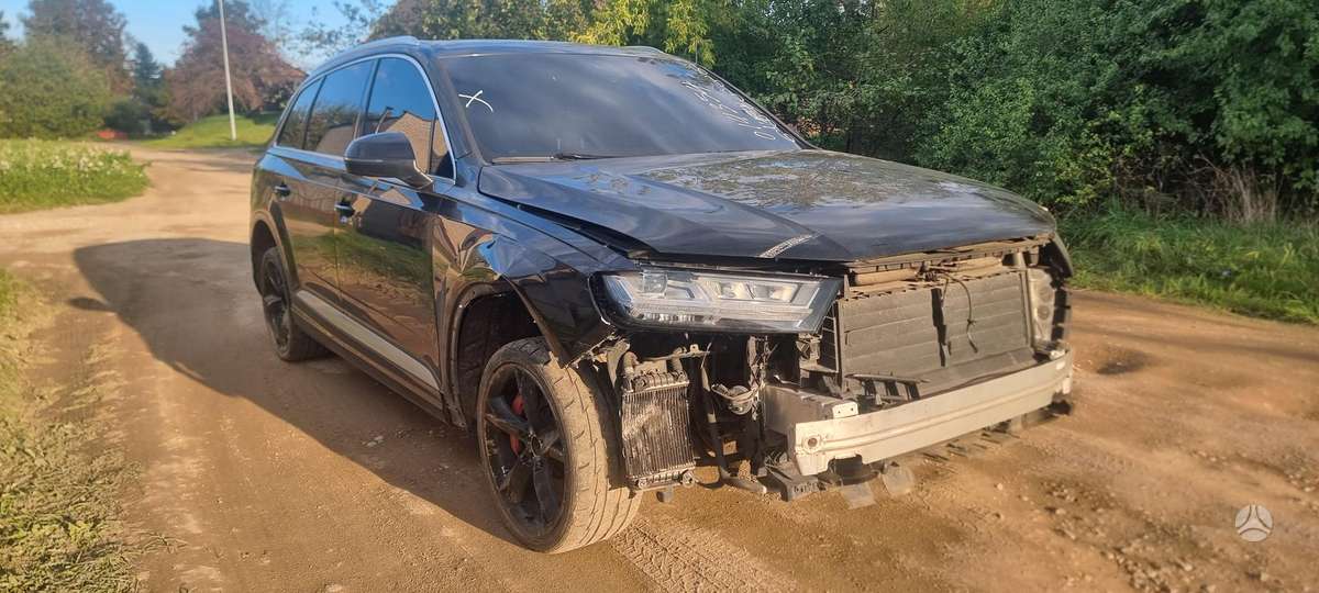 Audi Q7, 3.0 l., off-road / crossover