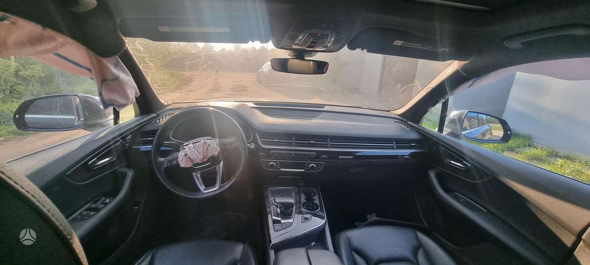 Audi Q7, 3.0 l., off-road / crossover