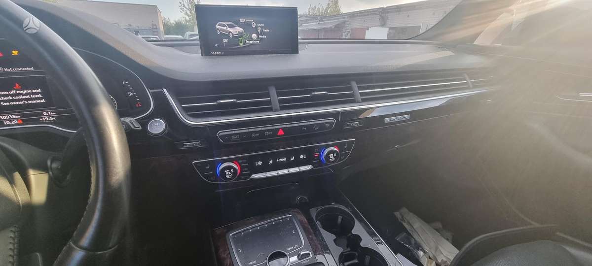 Audi Q7, 3.0 l., off-road / crossover
