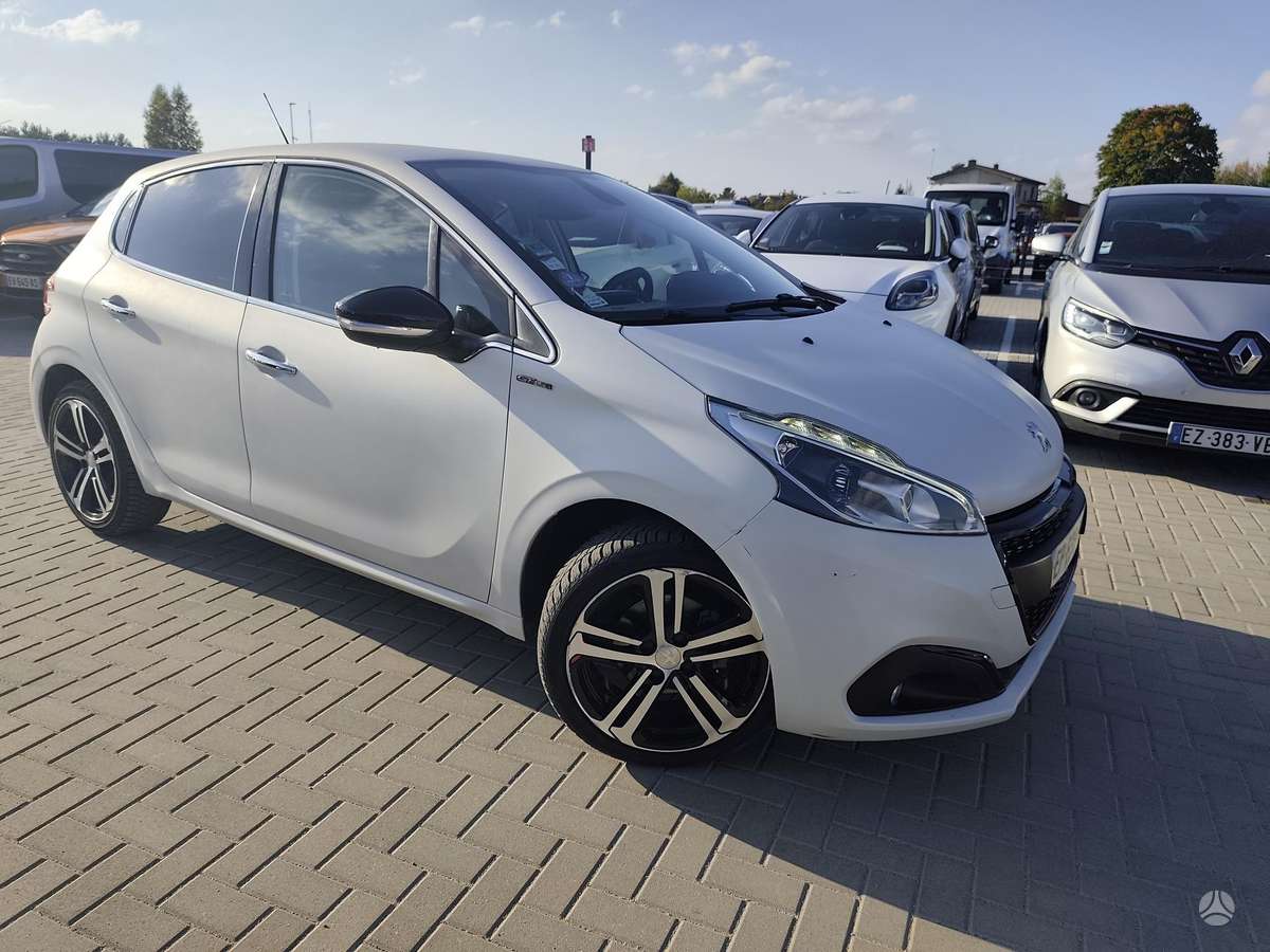 Peugeot 208, 1.2 l., hatchback
