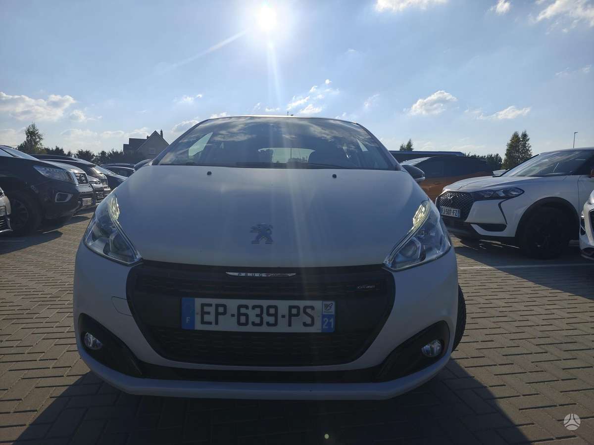 Peugeot 208, 1.2 l., hatchback