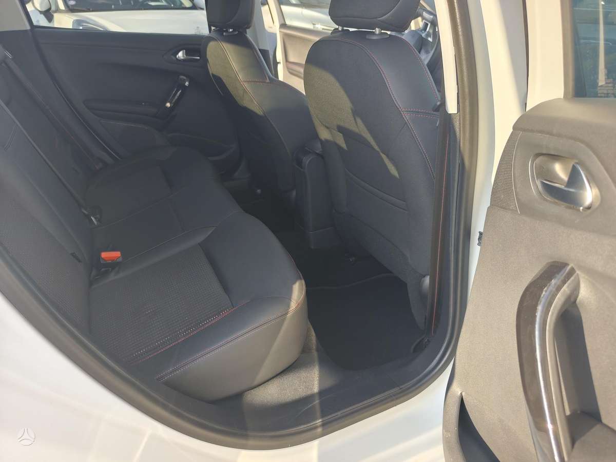 Peugeot 208, 1.2 l., Хэтчбек