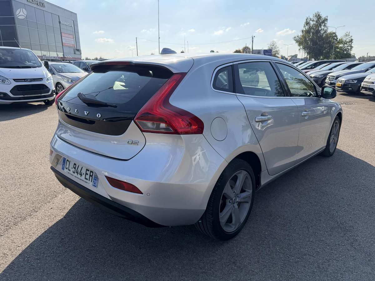 Volvo V40, 1.6 l., hatchback