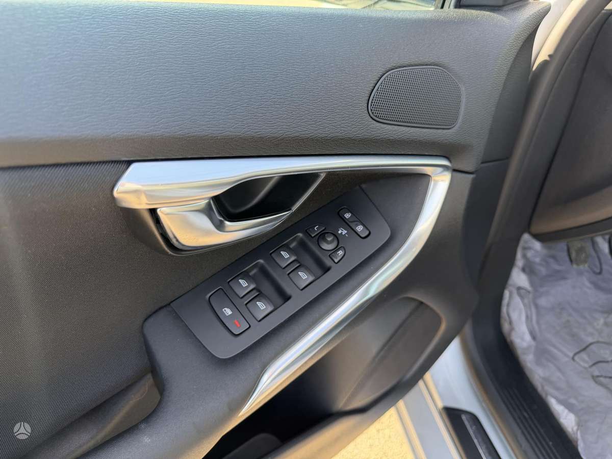 Volvo V40, 1.6 l., Хэтчбек