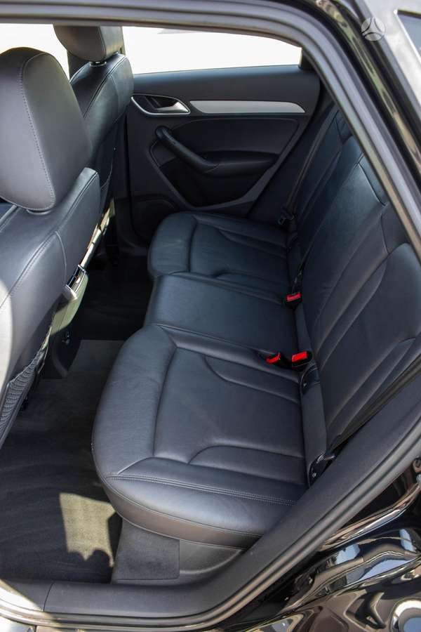 Audi Q3, 2.0 l., Внедорожник / Кроссовер