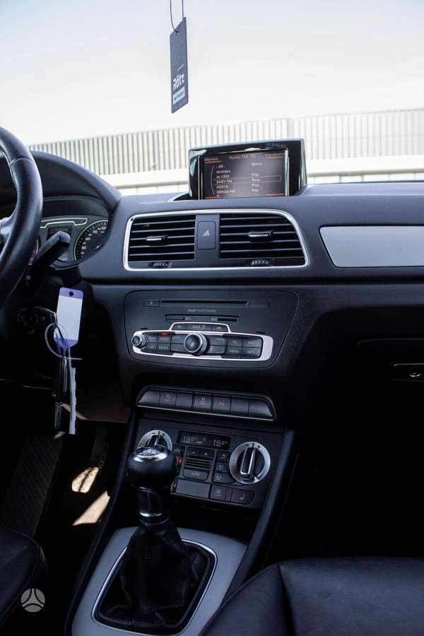 Audi Q3, 2.0 l., Внедорожник / Кроссовер
