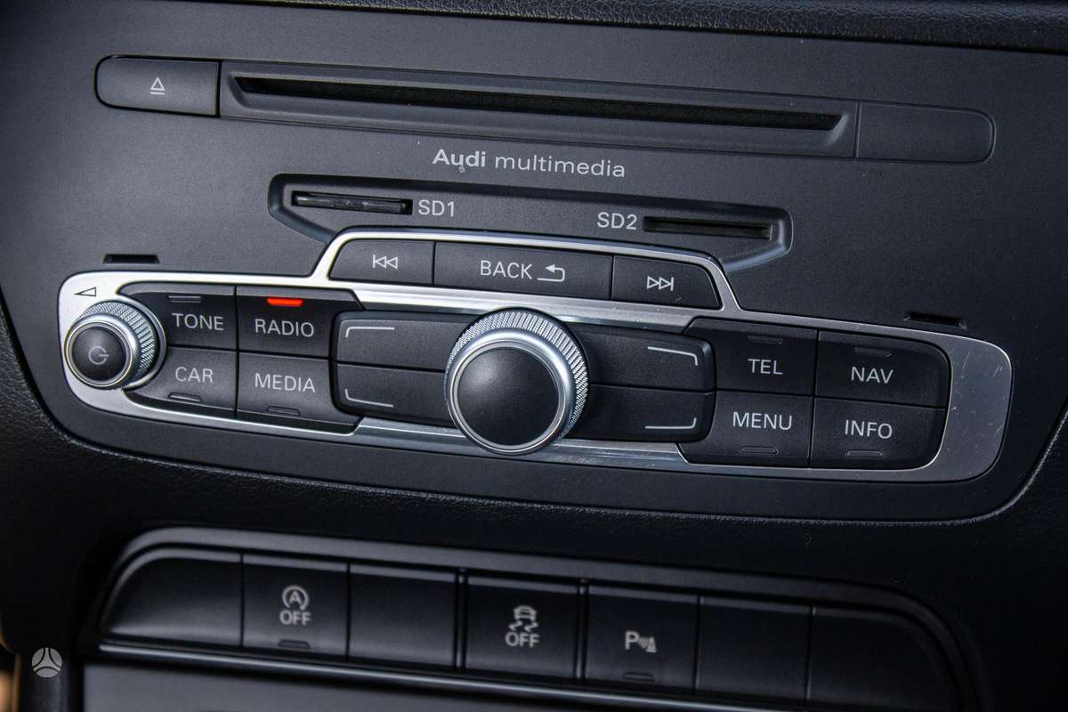 Audi Q3, 2.0 l., Внедорожник / Кроссовер