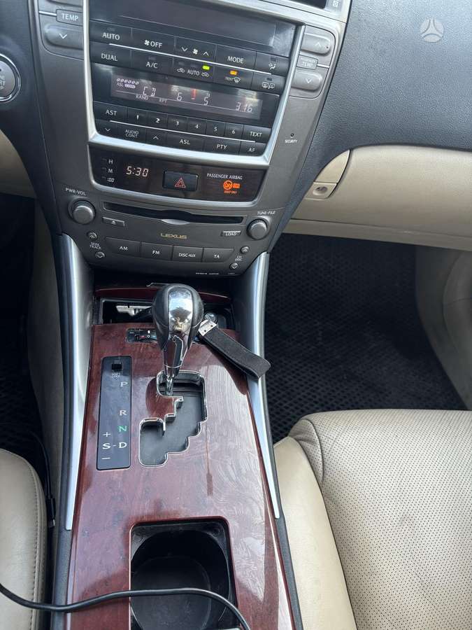 Lexus IS 250, 2.5 l., Седан