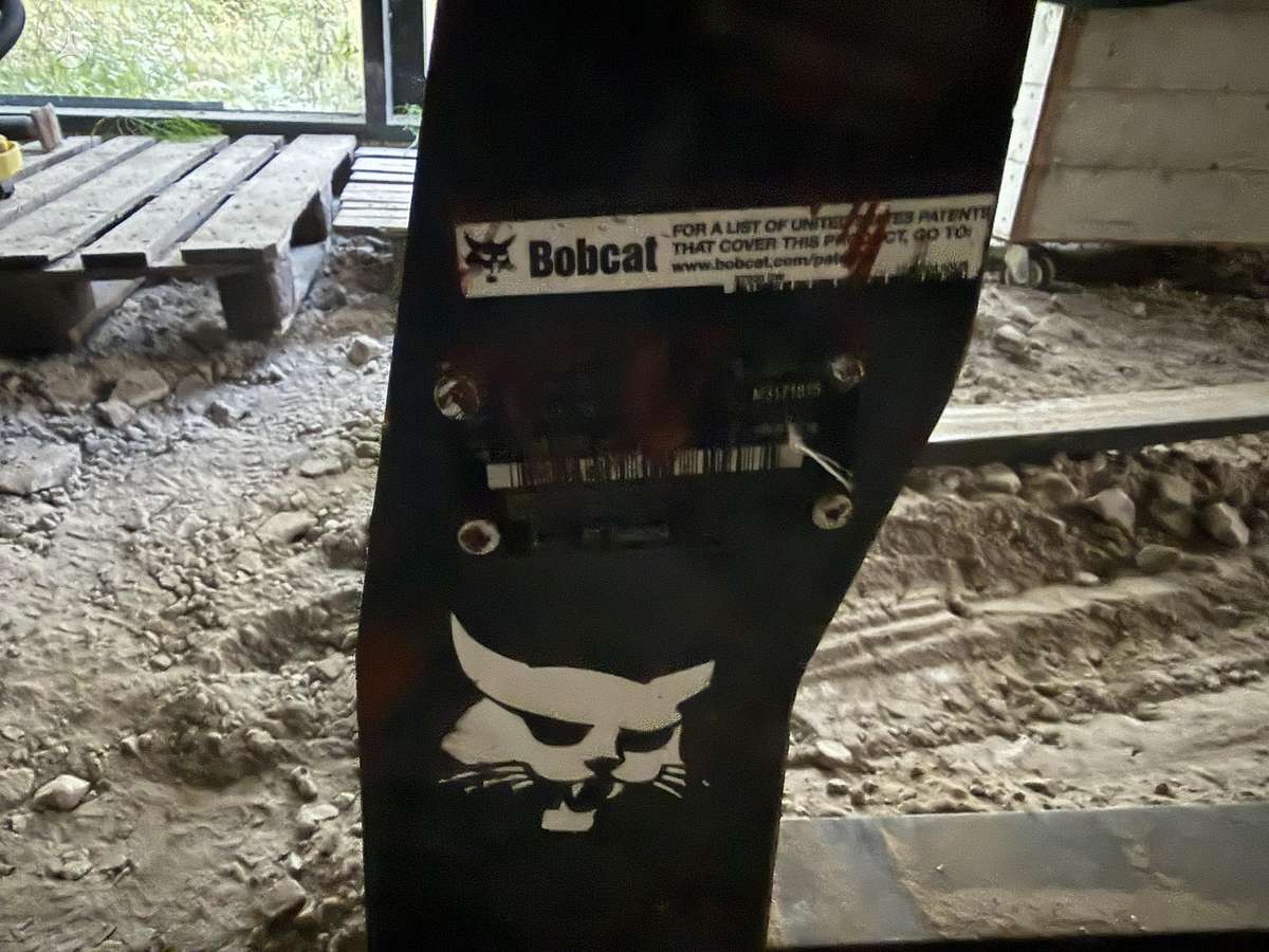 Bobcat Kaušas + Šakes, kaušai