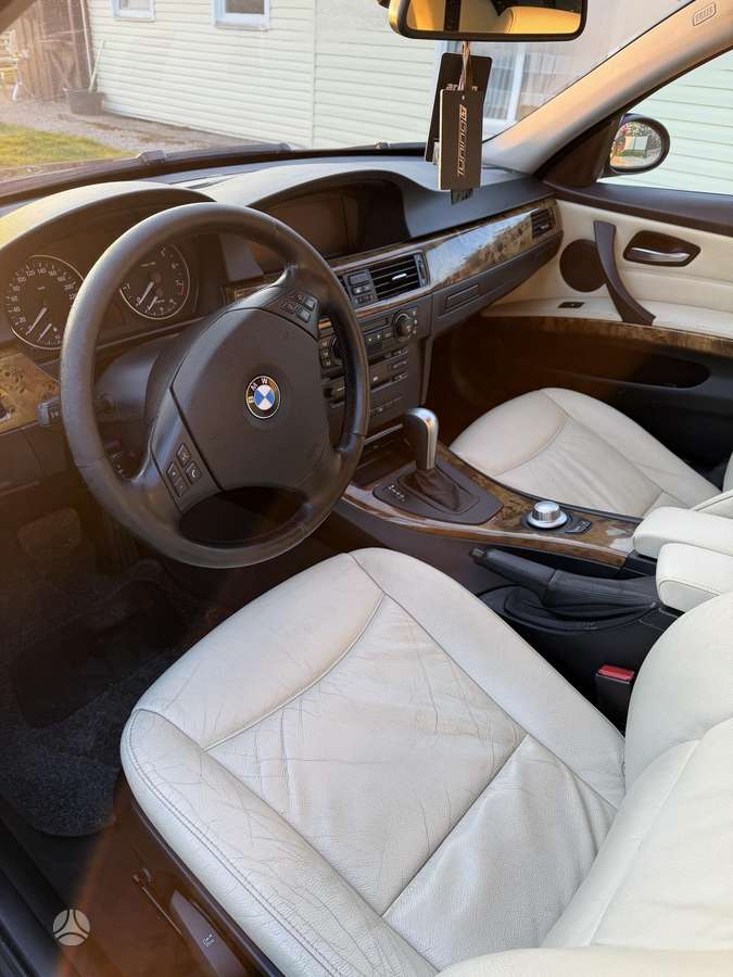 BMW 325, 2.5 l., Седан
