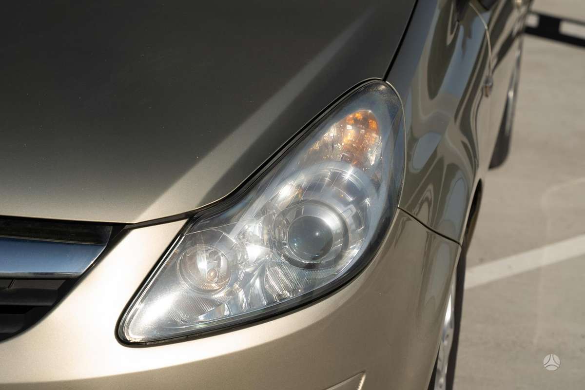 Opel Corsa, 1.2 l., Хэтчбек